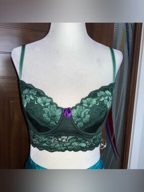 ADORE ME Push-up crop style lace bra, Sz 32D